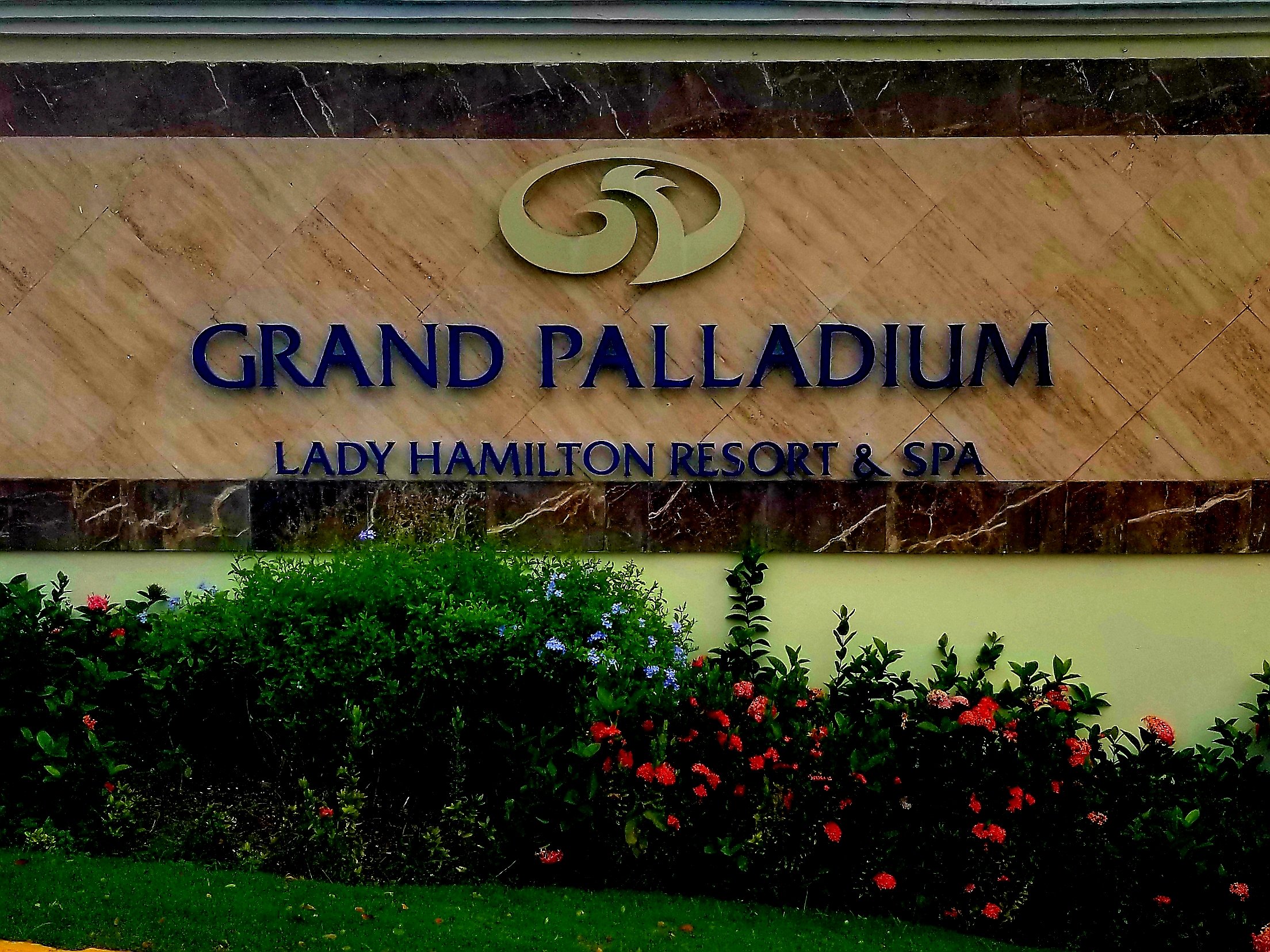 Grand Palladium Lady Hamilton Resort & Spa Airport Transfer